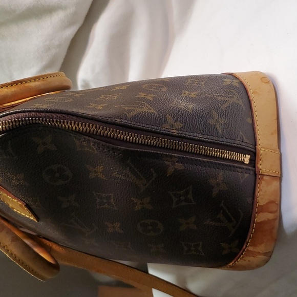 Louis Vuitton Handbag- - Picture 8 of 16